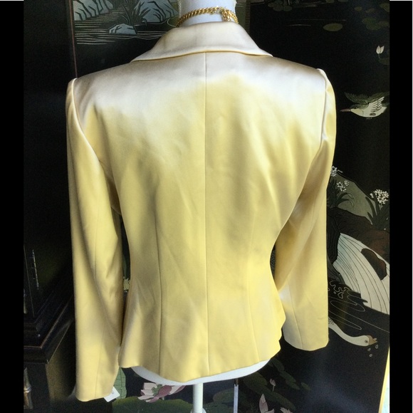 Rich Gold Silk Kay Unger Evening Jacket - Picture 2 of 14